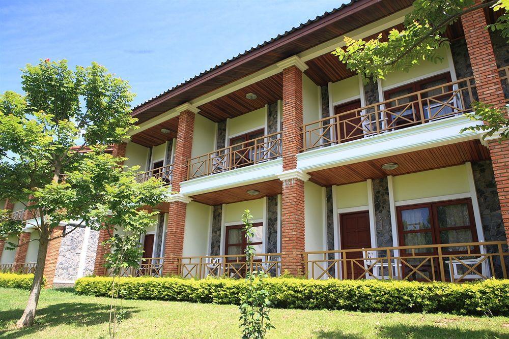 Vansana Plain Of Jars Hotel Muang Phônsavan Екстериор снимка
