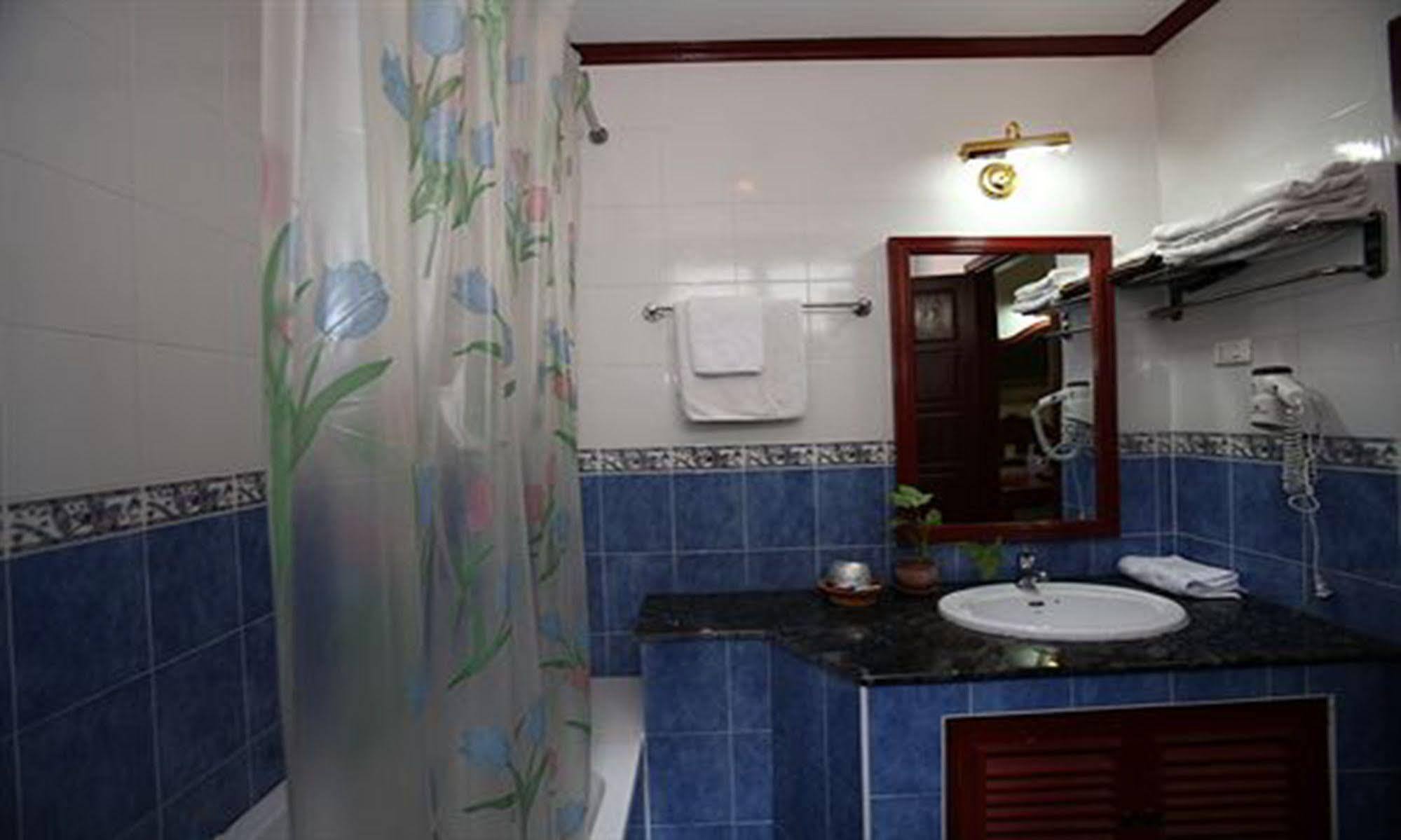 Vansana Plain Of Jars Hotel Muang Phônsavan Екстериор снимка